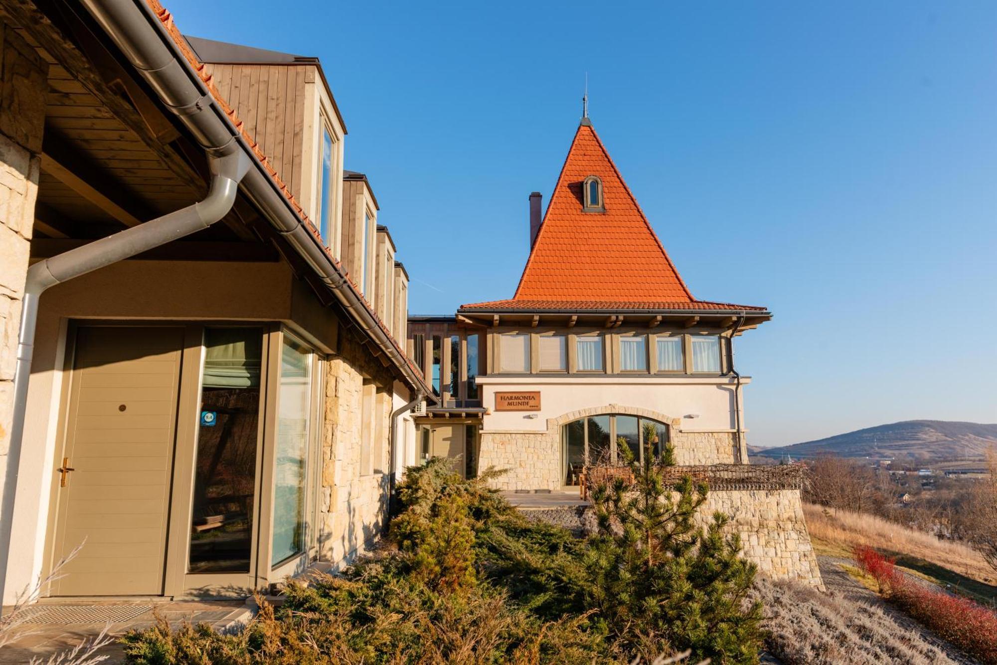 Harmonia Mundi Hotel Vlaha Exterior photo